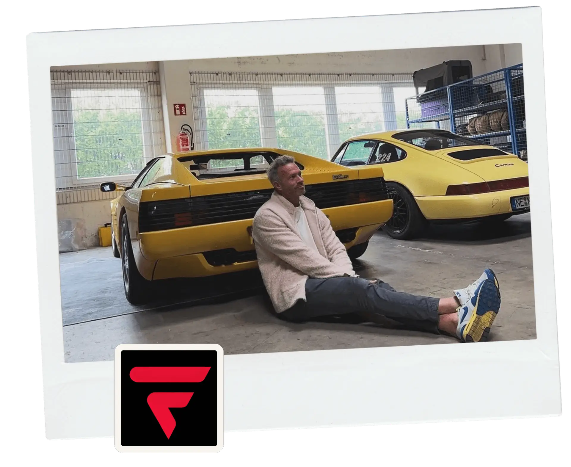 Pascal vor dem Porsche